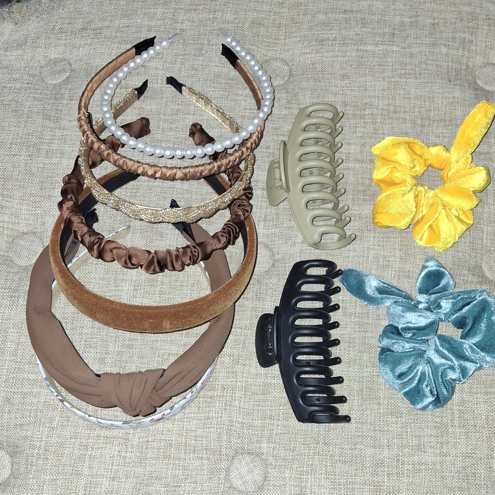⭐ NEW! Stylish Women's Hair Accessories Set - Brown, Yellow, Blue, 11 Pieces ⭐